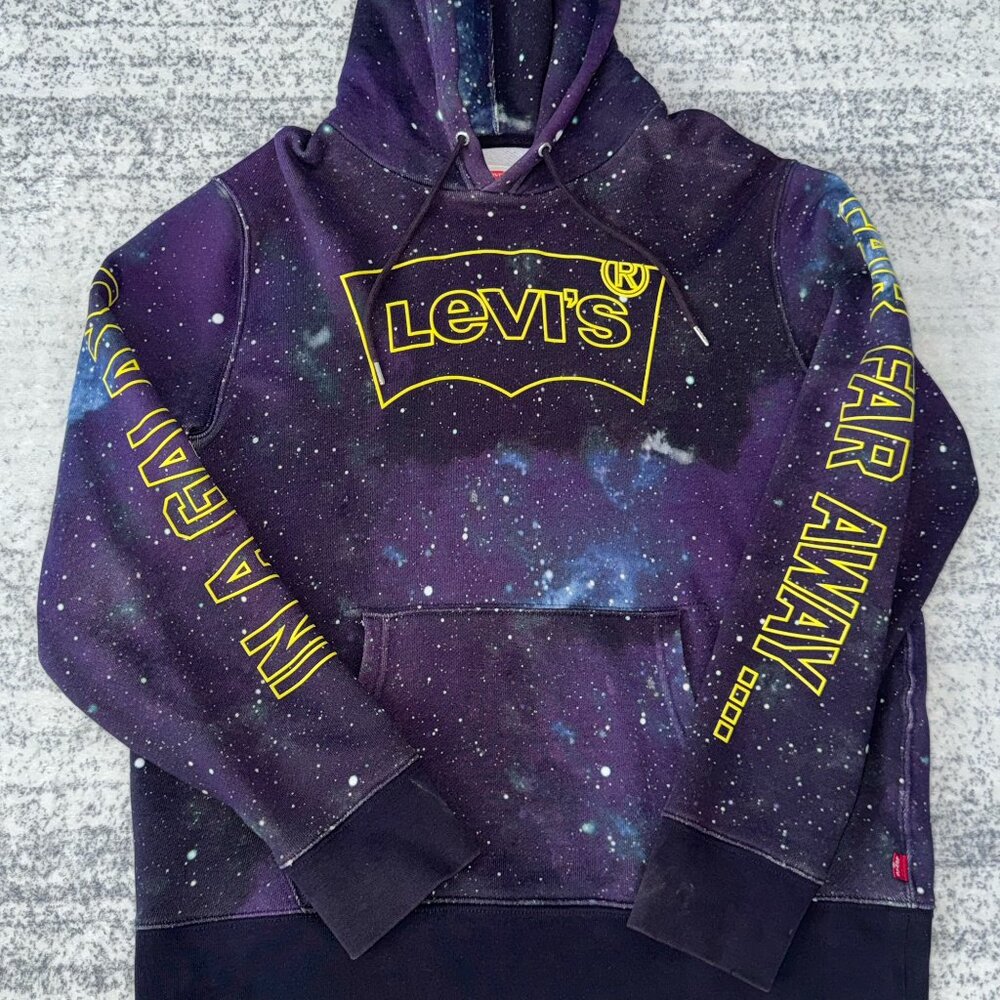 Rare Levi’s x Star Wars Purple Hoodie – Limited Edition Pullover with Yellow Log